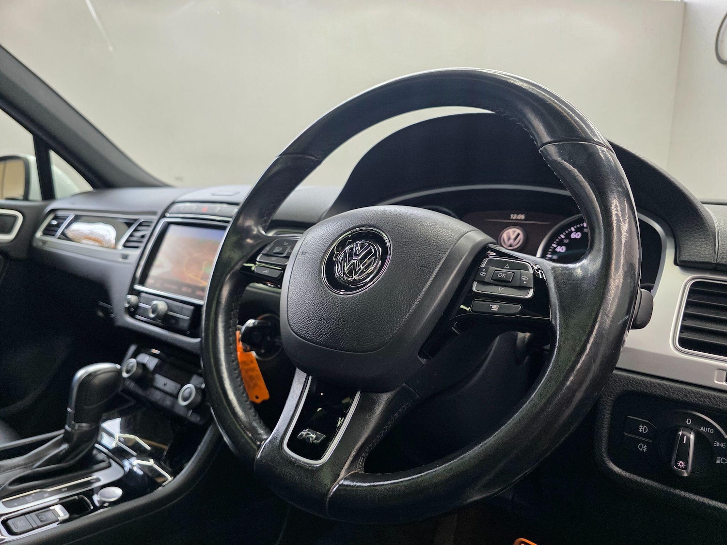 Used Volkswagen Touareg 2017 for sale - 76361118: Photo 15