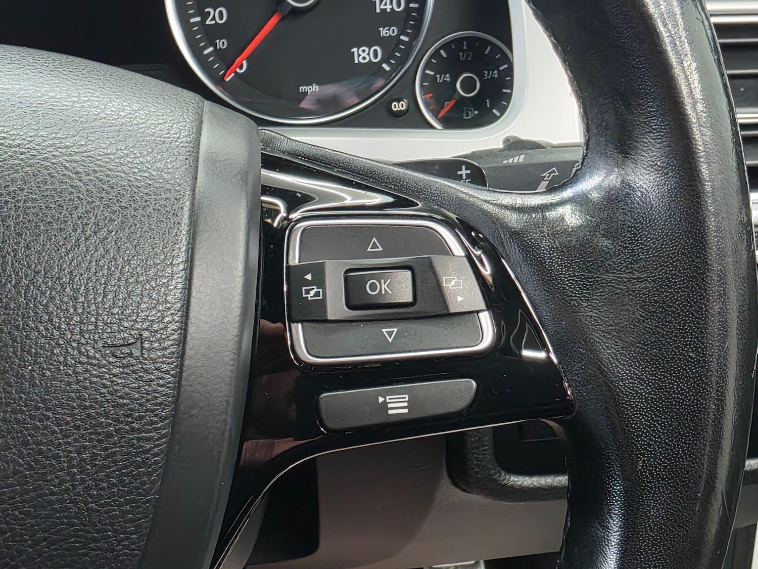 Used Volkswagen Touareg 2017 for sale - 76361118: Photo 25