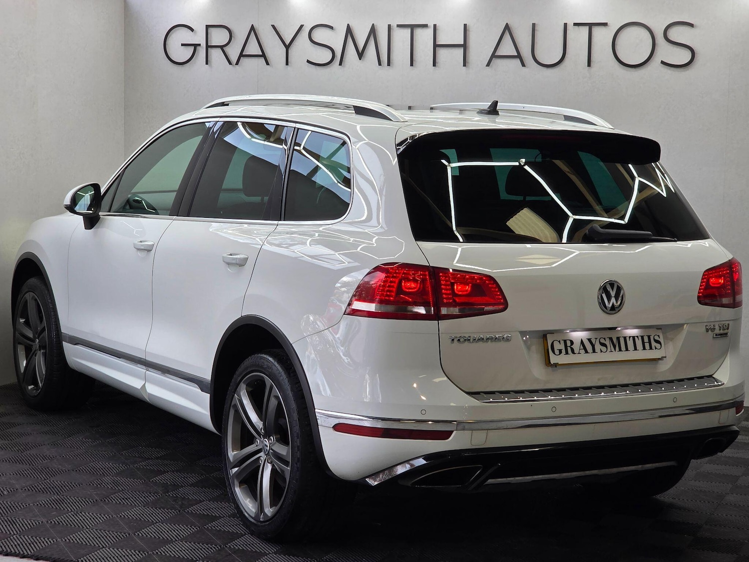 Used Volkswagen Touareg 2017 for sale - 76361118: Photo 3