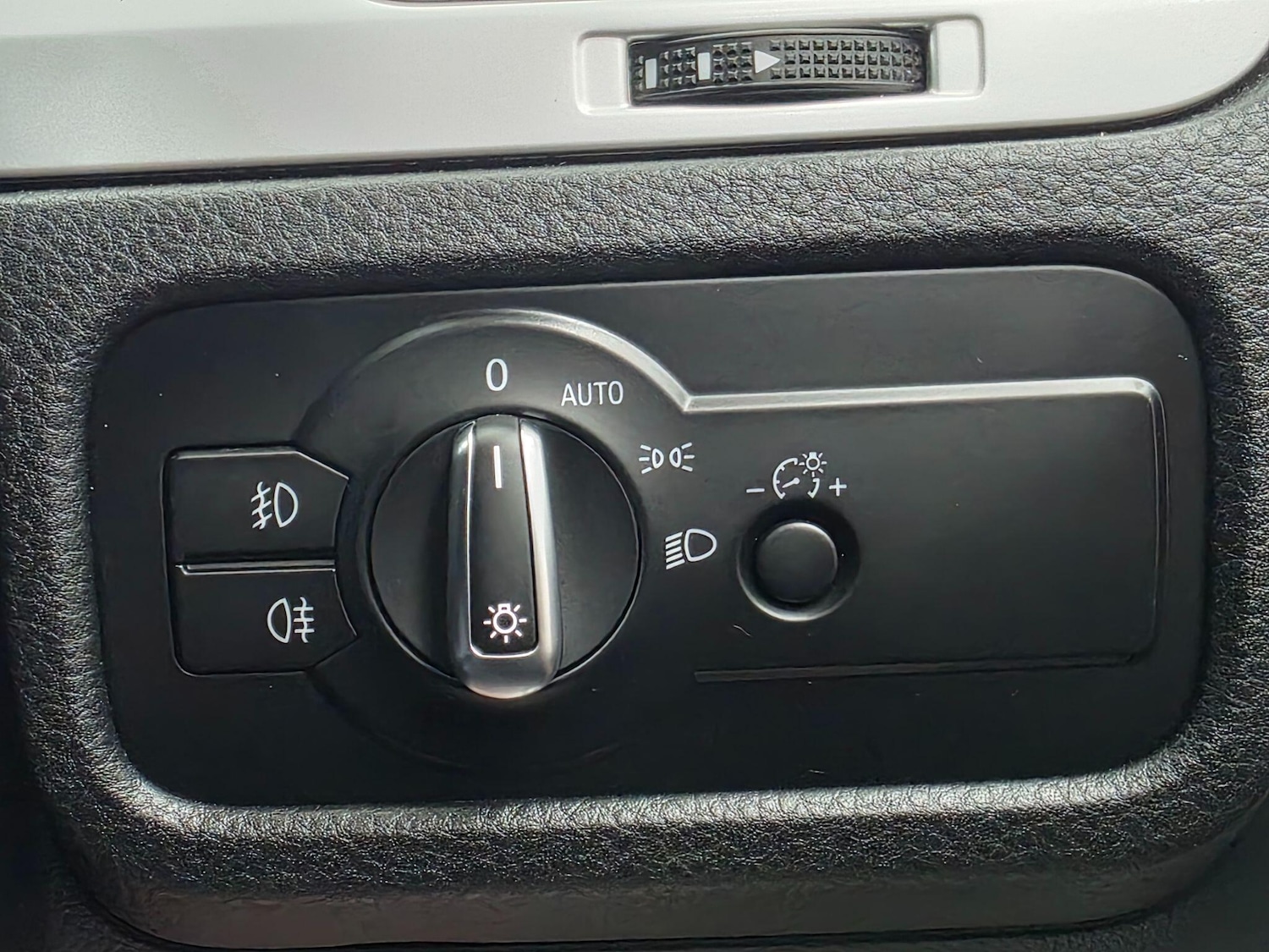 Used Volkswagen Touareg 2017 for sale - 76361118: Photo 30