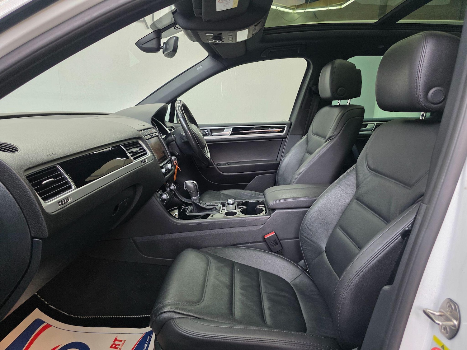 Used Volkswagen Touareg 2017 for sale - 76361118: Photo 35