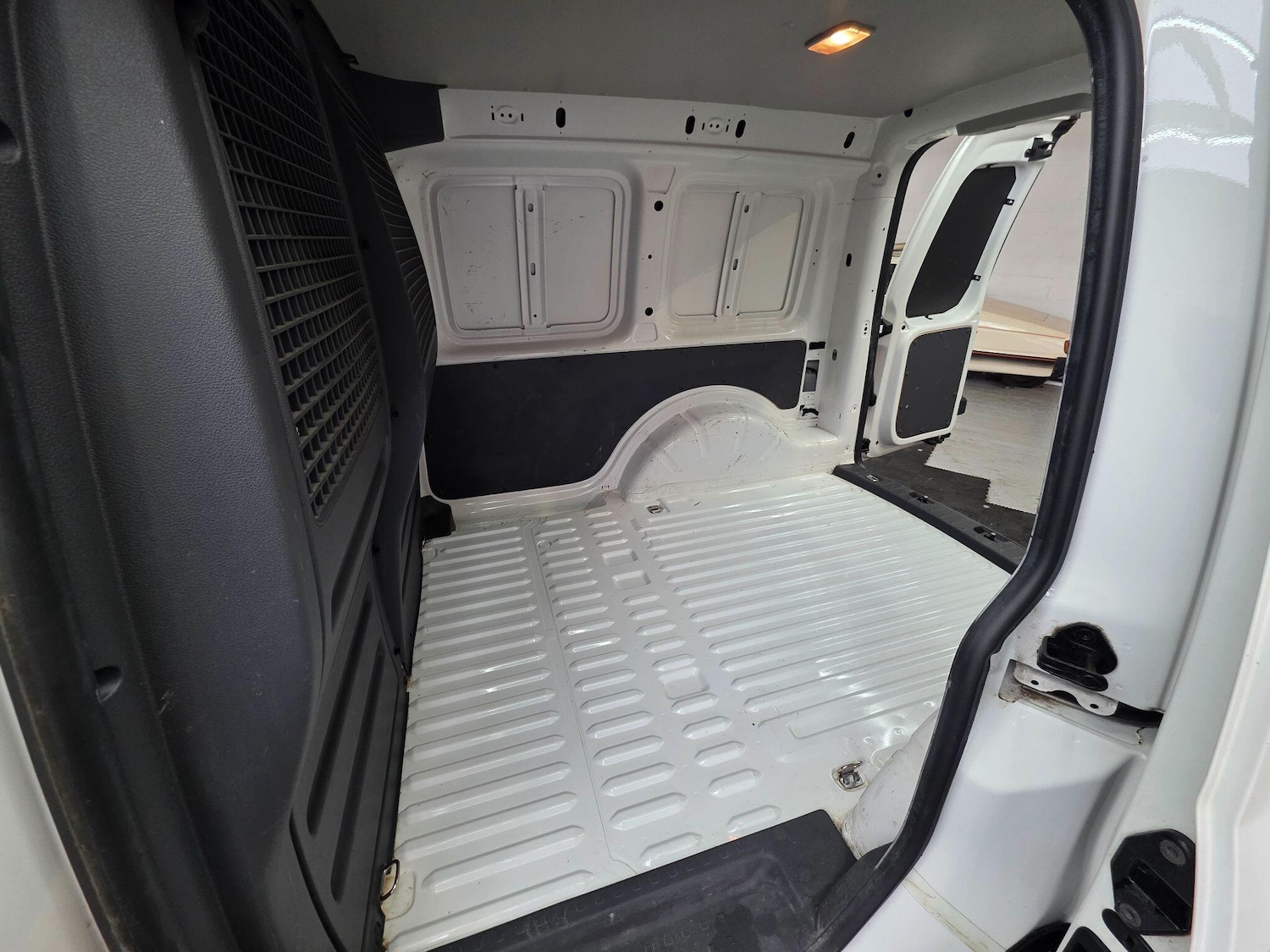 Used Volkswagen Caddy 2014 for sale - 76423413: Photo 10