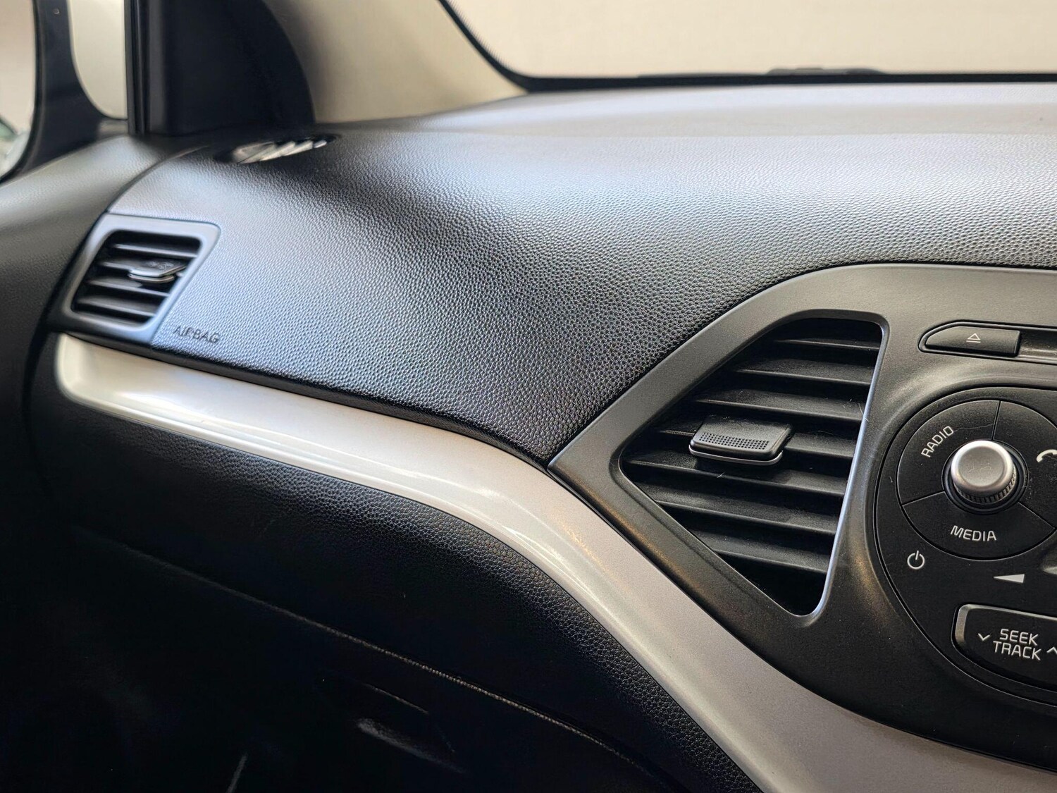 Used Kia Picanto 2015 for sale - 76336107: Photo 17