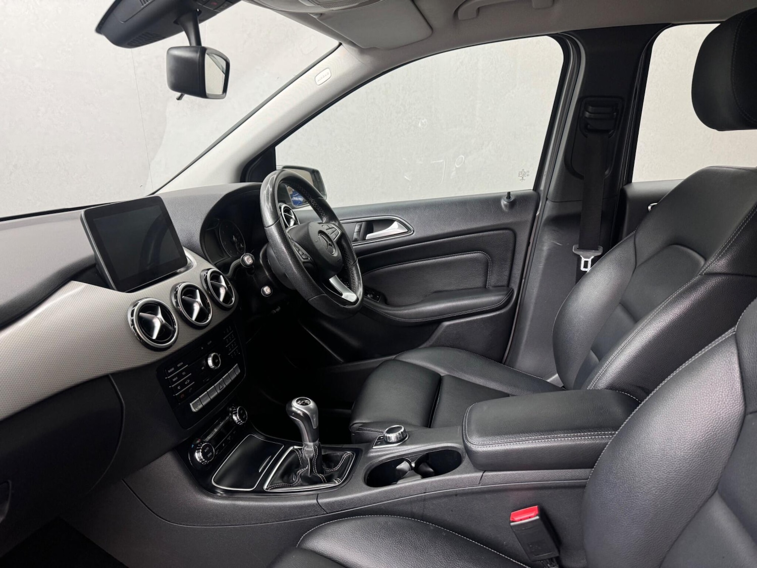 Used Mercedes-Benz B Class 2017 for sale - 76104008: Photo 14