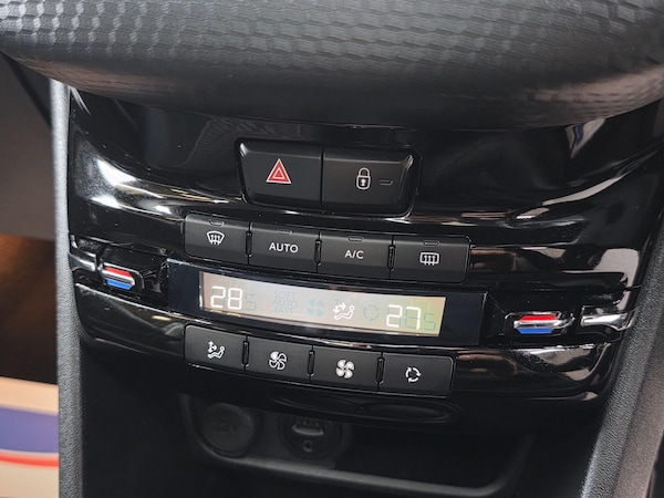 Used Peugeot 2008 2017 for sale - 76174850: Photo 24