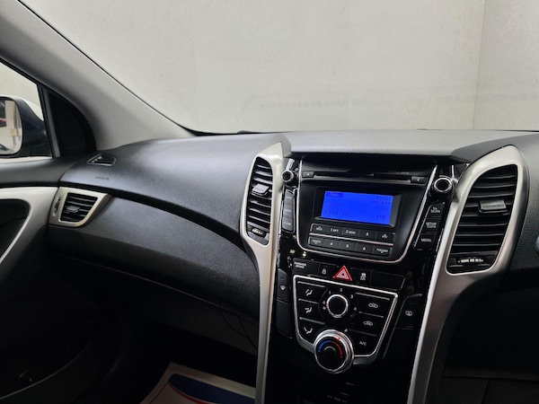 Used Hyundai i30 2017 for sale - 76174737: Photo 16