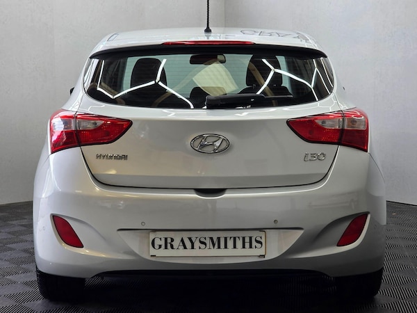 Used Hyundai i30 2017 for sale - 76174737: Photo 8
