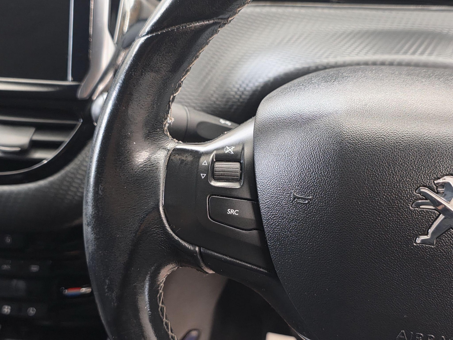 Used Peugeot 2008 2017 for sale - 76398243: Photo 22