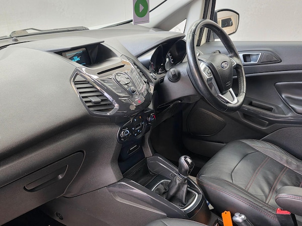 Used Ford Ecosport 2015 for sale - 76174655: Photo 18