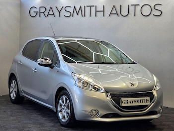 Used Peugeot 208 2015 for sale - 76104000: Photo