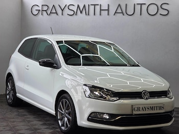 Used Volkswagen Polo 2015 for sale - 76104015: Photo