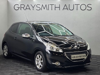 Used Peugeot 208 2014 for sale - 76103997: Photo