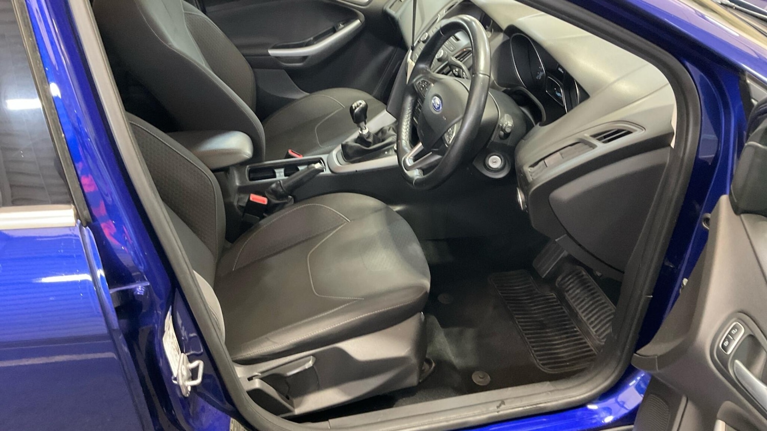 Used Ford Focus 2015 for sale - 77190728: Photo 4