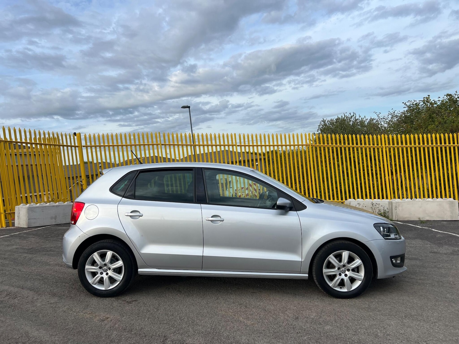 Used Volkswagen Polo 2011 for sale - 76993655: Photo 5
