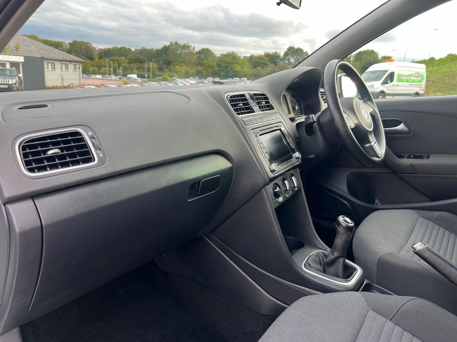 Used Volkswagen Polo 2011 for sale - 76993655: Photo 9