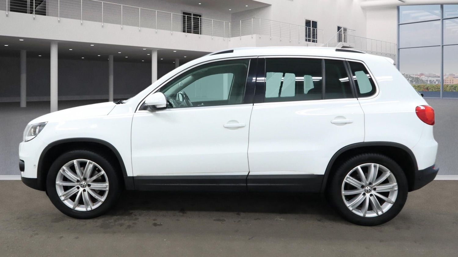 Used Volkswagen Tiguan 2016 for sale - 77166846: Photo 3