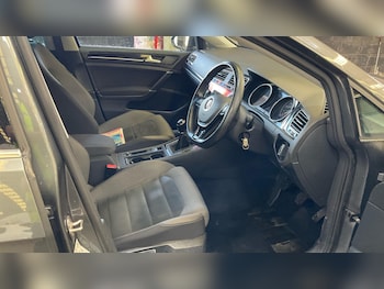 Used Volkswagen Golf 2017 for sale - 75965678: Photo