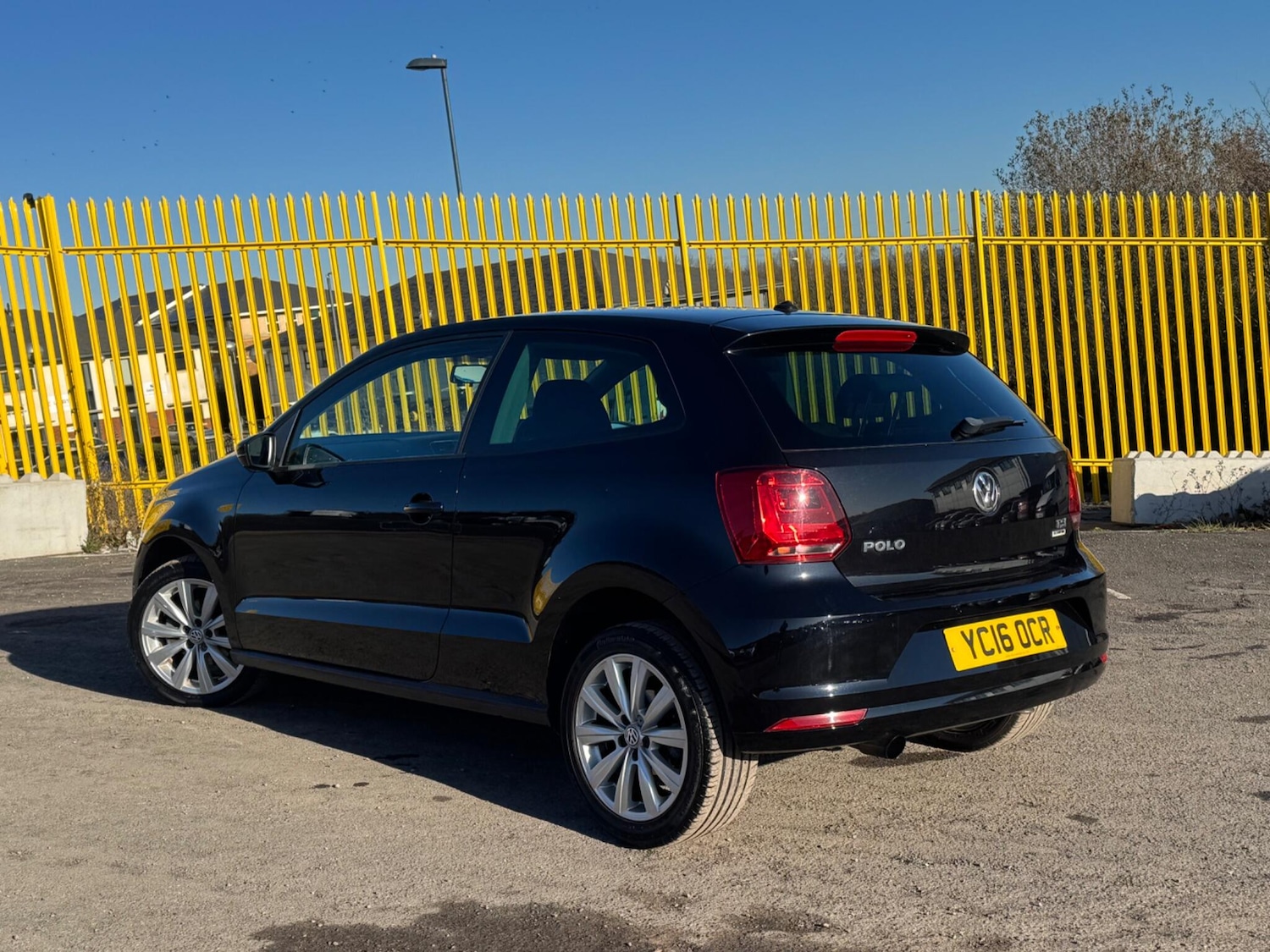 Used Volkswagen Polo 2016 for sale - 76975859: Photo 2