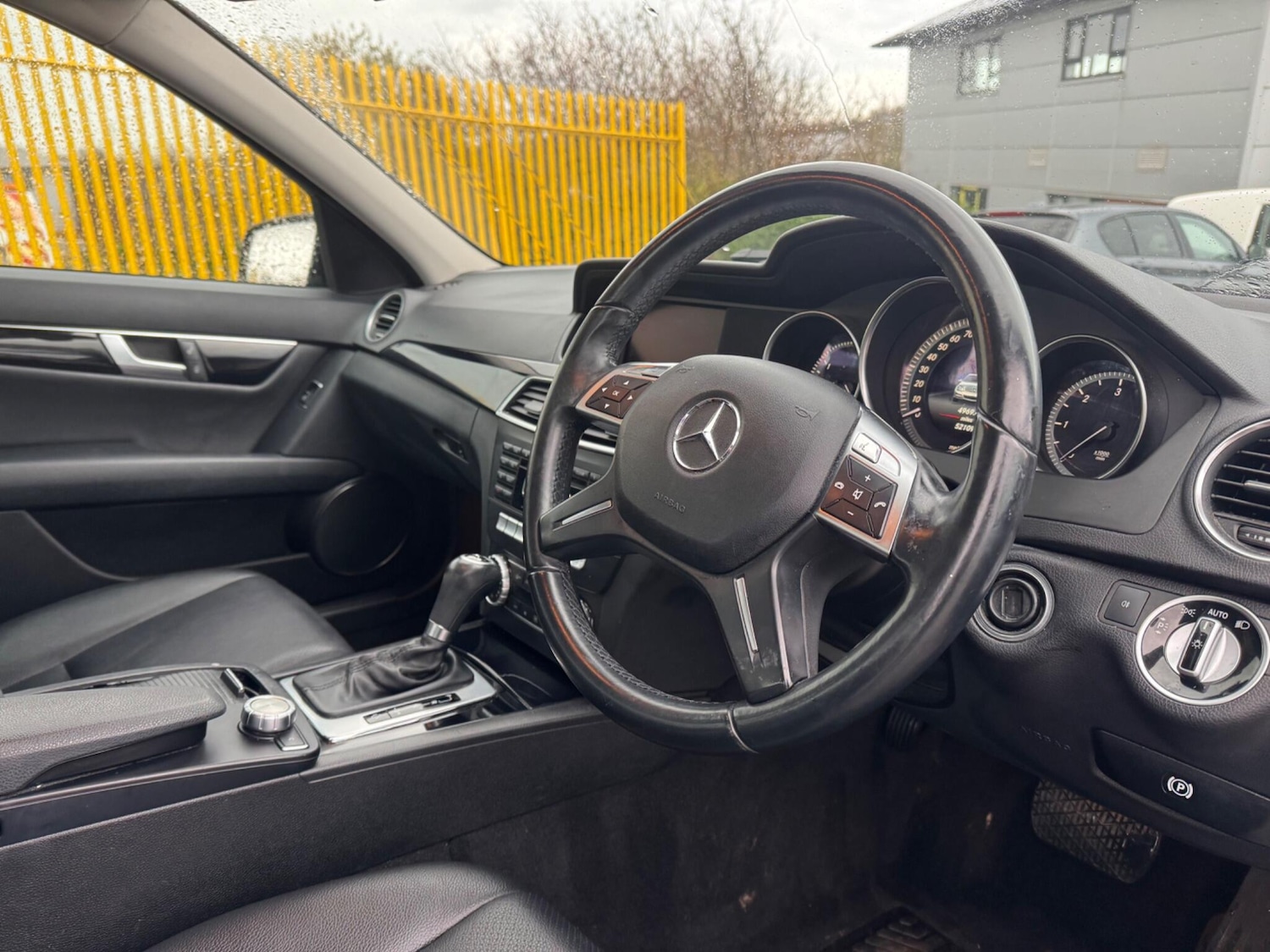 Used Mercedes-Benz C Class 2014 for sale - 76899343: Photo 11