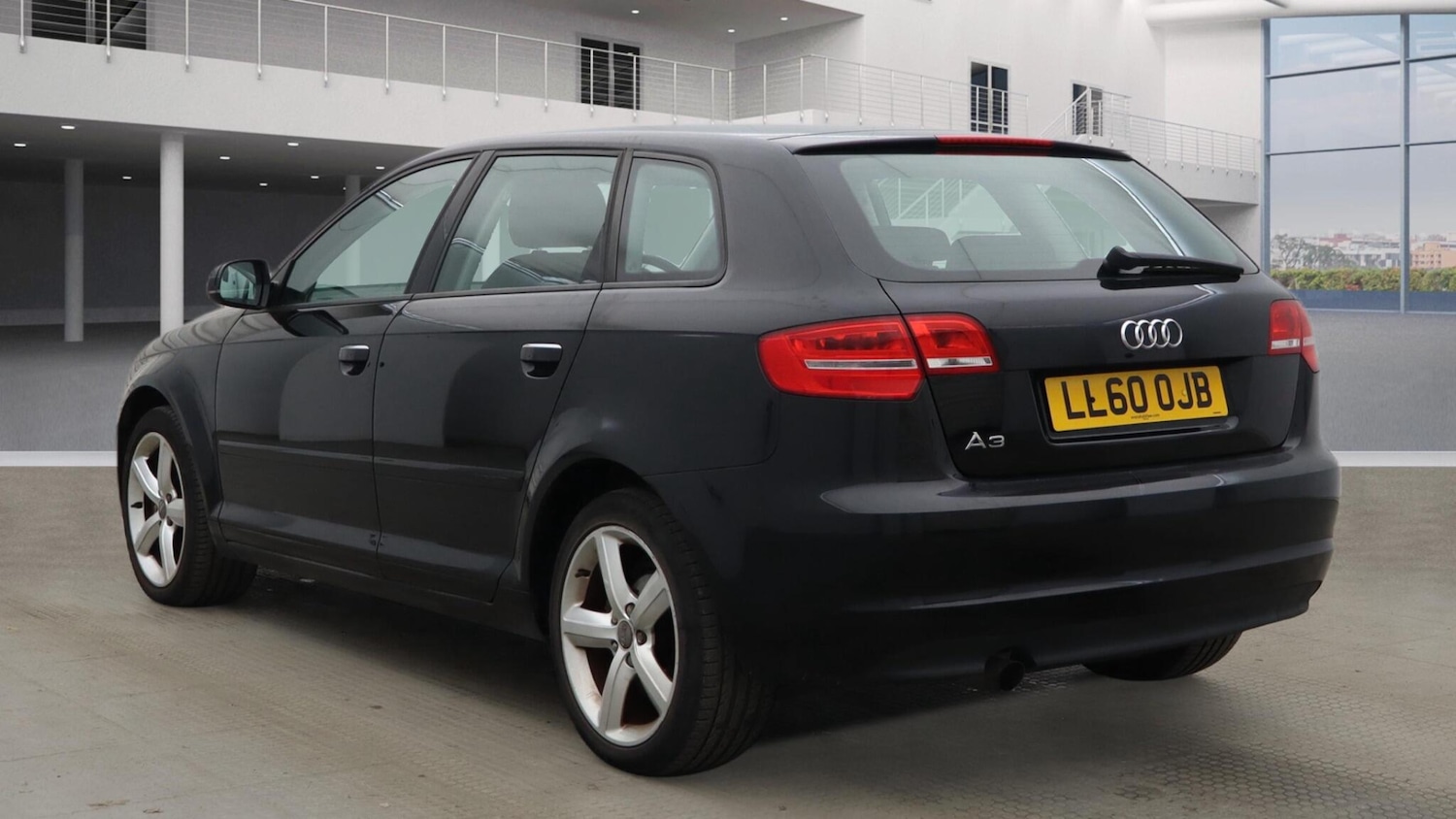 Used Audi A3 2010 for sale - 77166685: Photo 2