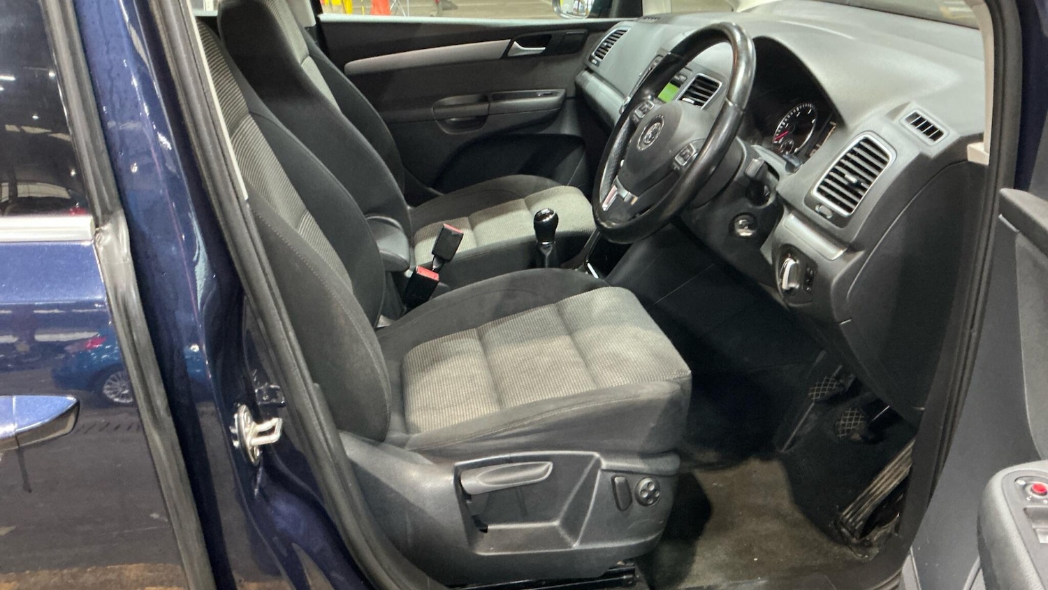 Used Volkswagen Sharan 2014 for sale - 76667072: Photo 4