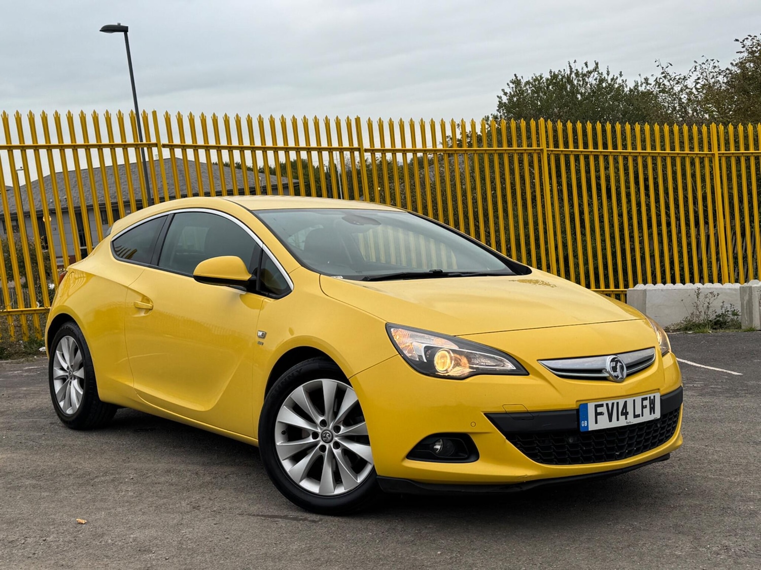 Used Vauxhall Astra GTC 2014 for sale - 76060034: Photo 1