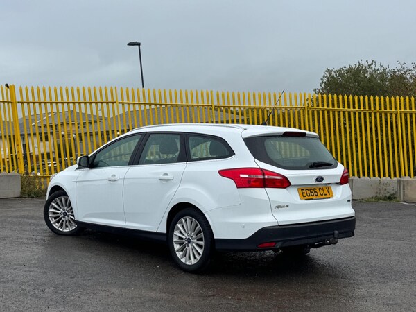 Used Ford Focus 2017 for sale - 76336066: Photo 2