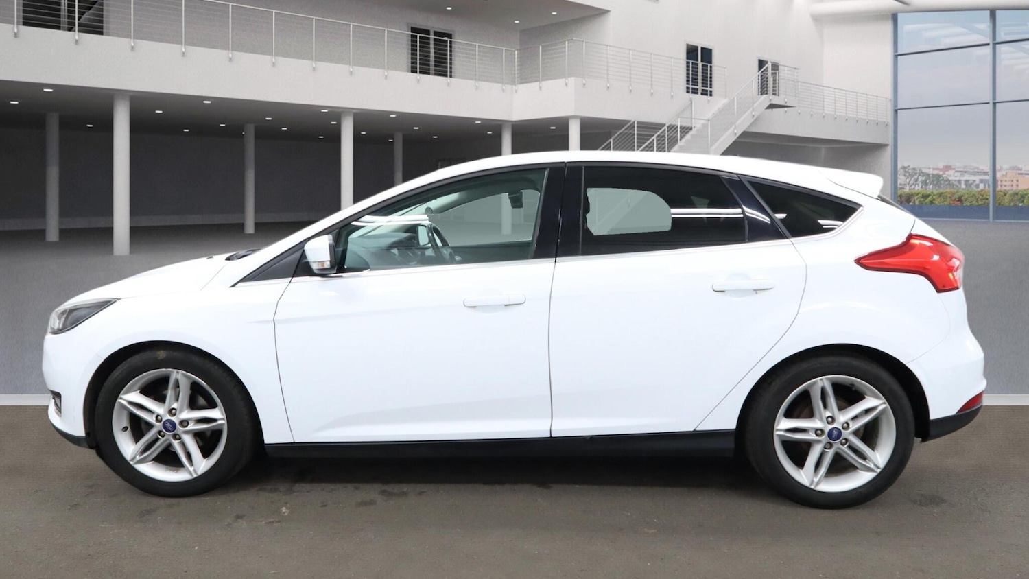 Used Ford Focus 2015 for sale - 77992921: Photo 3