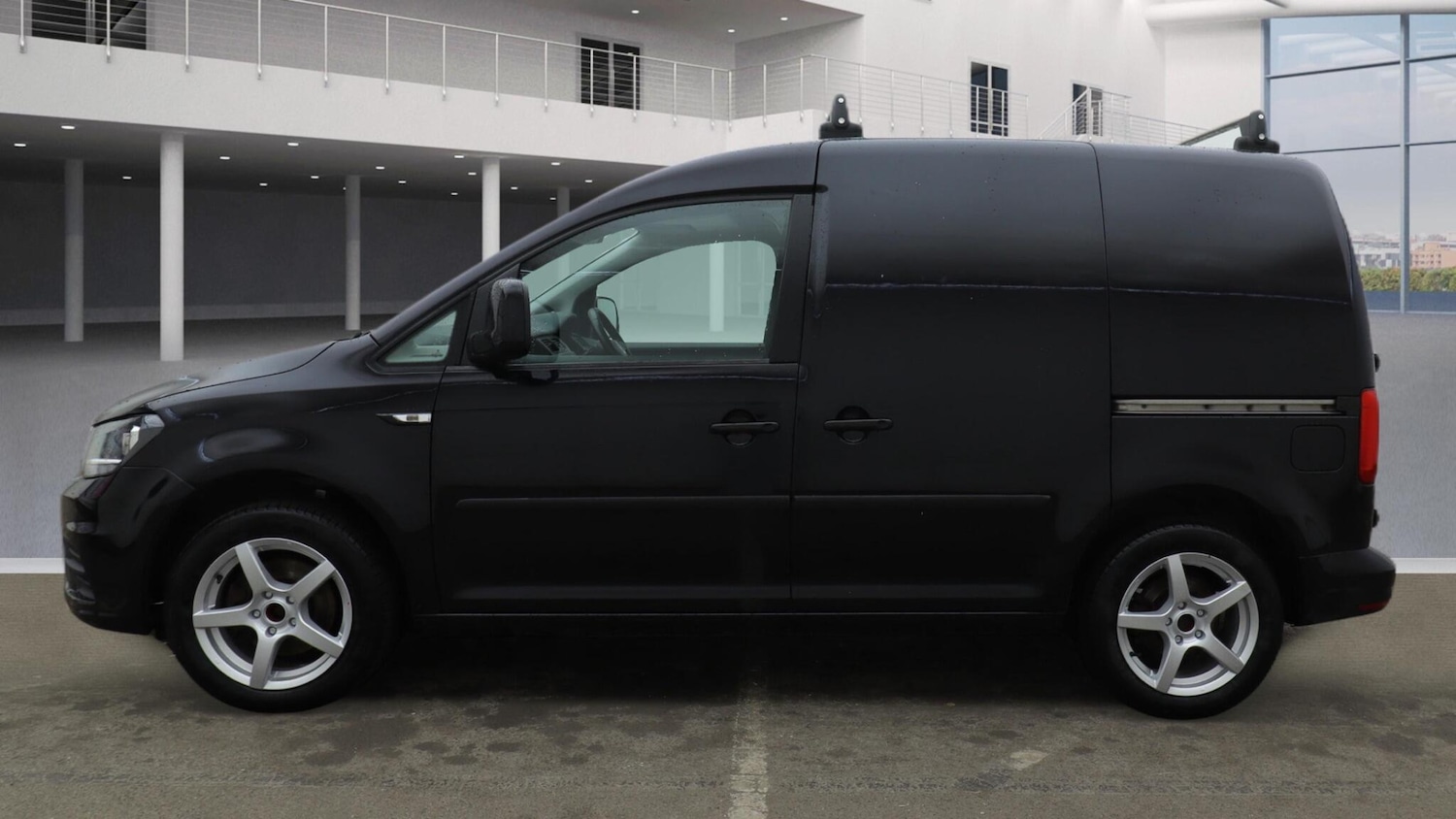 Used Volkswagen Caddy 2018 for sale - 77073870: Photo 3