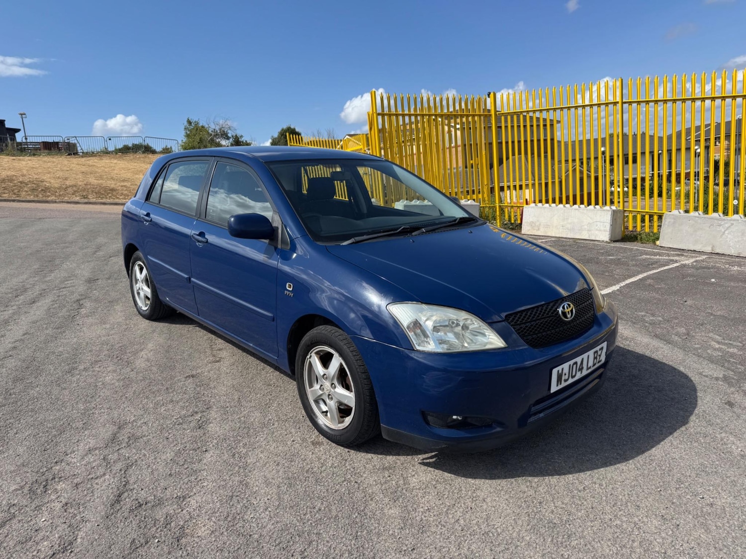 Used Toyota Corolla 2004 for sale - 75290319: Photo 4