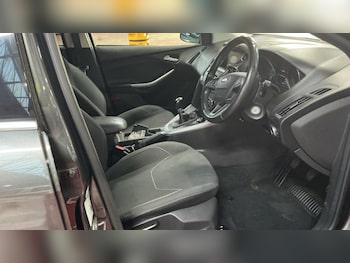 Used Ford Focus 2017 for sale - 75940884: Photo
