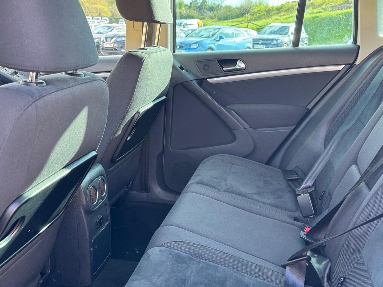 Used Volkswagen Tiguan 2015 for sale - 77550147: Photo 11