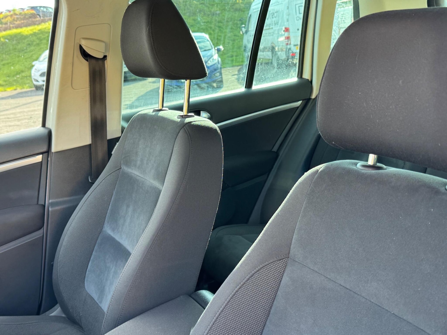 Used Volkswagen Tiguan 2015 for sale - 77550147: Photo 12