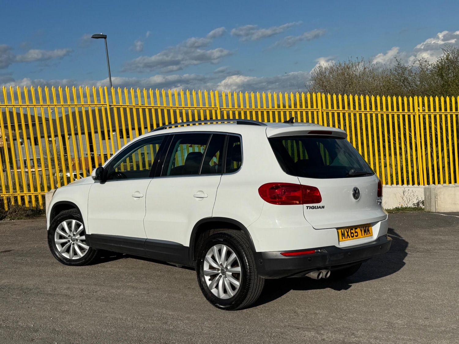 Used Volkswagen Tiguan 2015 for sale - 77550147: Photo 2