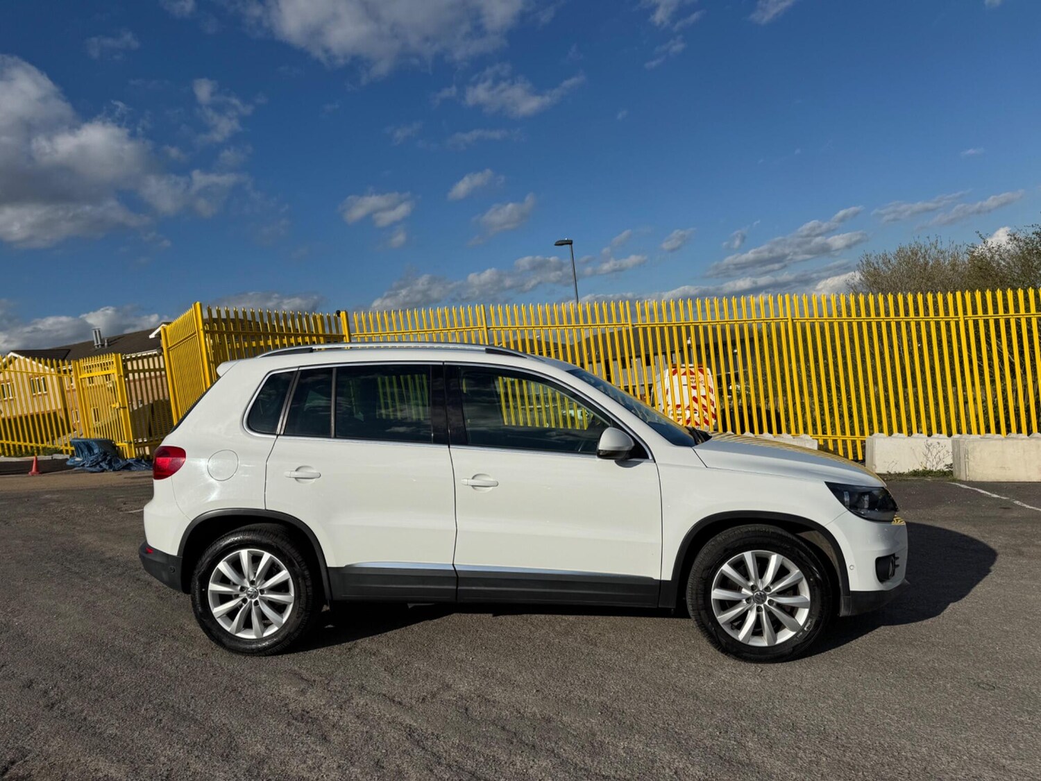 Used Volkswagen Tiguan 2015 for sale - 77550147: Photo 4