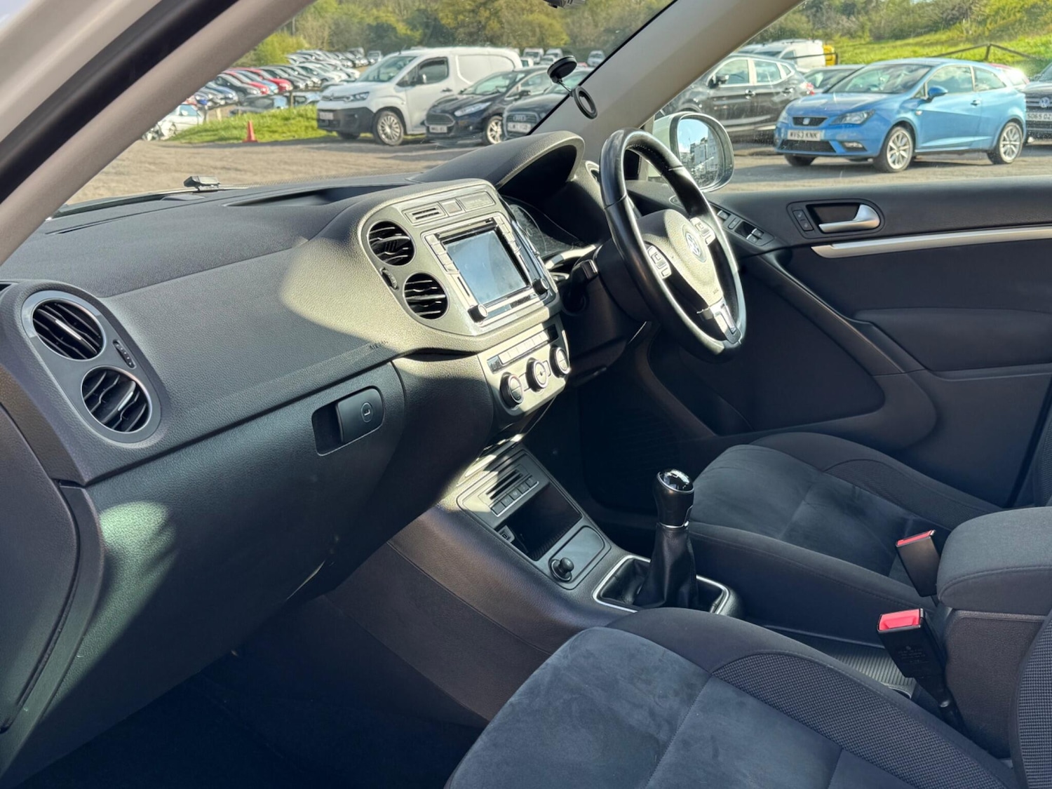 Used Volkswagen Tiguan 2015 for sale - 77550147: Photo 8