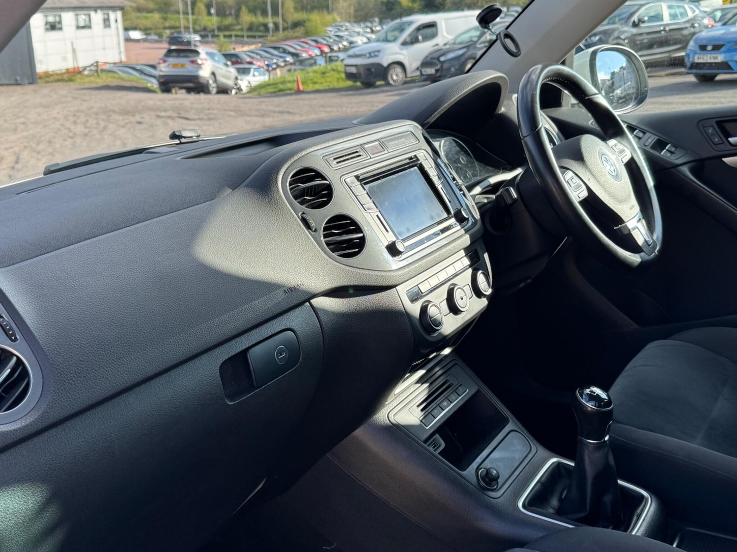 Used Volkswagen Tiguan 2015 for sale - 77550147: Photo 9