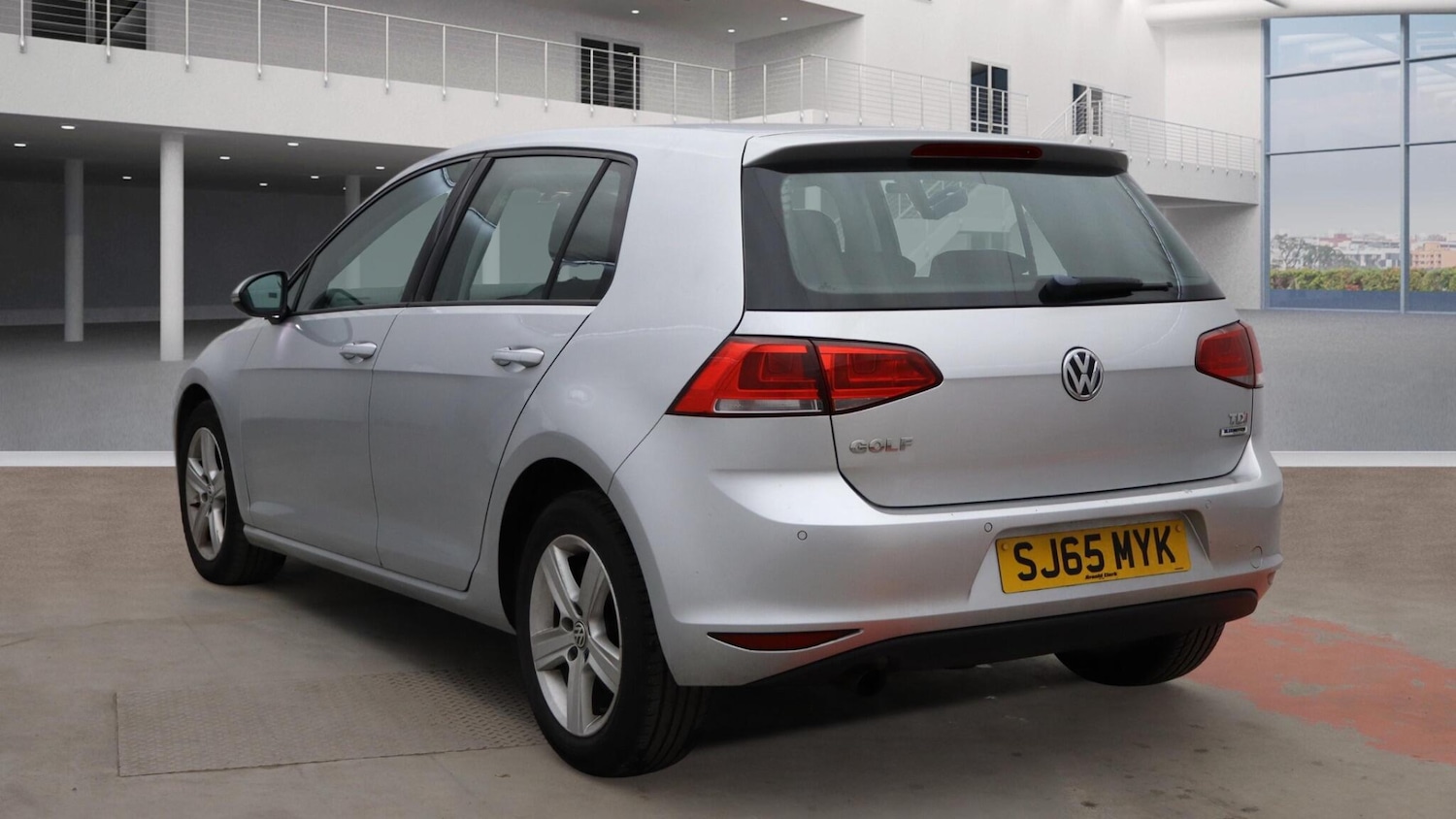 Used Volkswagen Golf 2015 for sale - 77098167: Photo 2