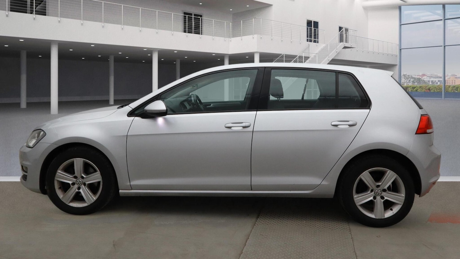 Used Volkswagen Golf 2015 for sale - 77098167: Photo 3