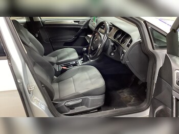 Used Volkswagen Golf 2015 for sale - 77098167: Photo