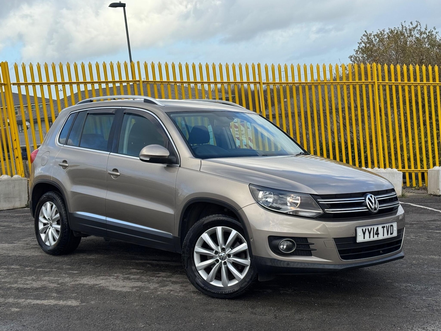 Used Volkswagen Tiguan 2014 for sale - 76752903: Photo 1