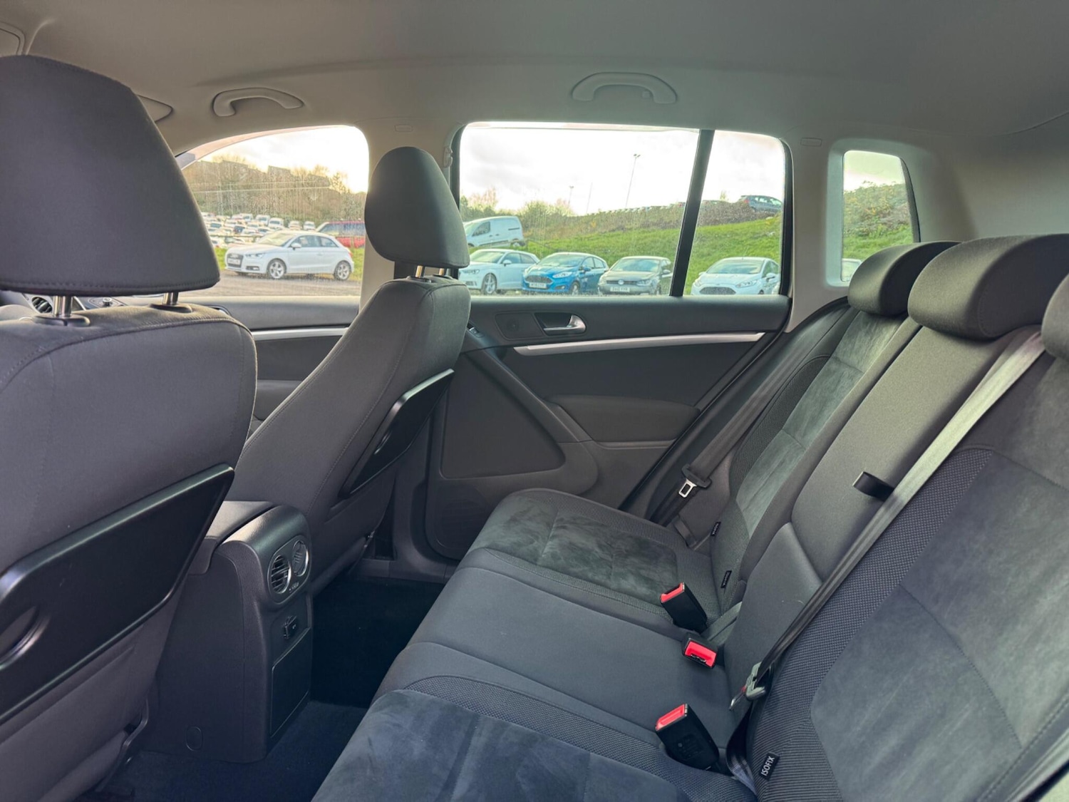 Used Volkswagen Tiguan 2014 for sale - 76752903: Photo 10