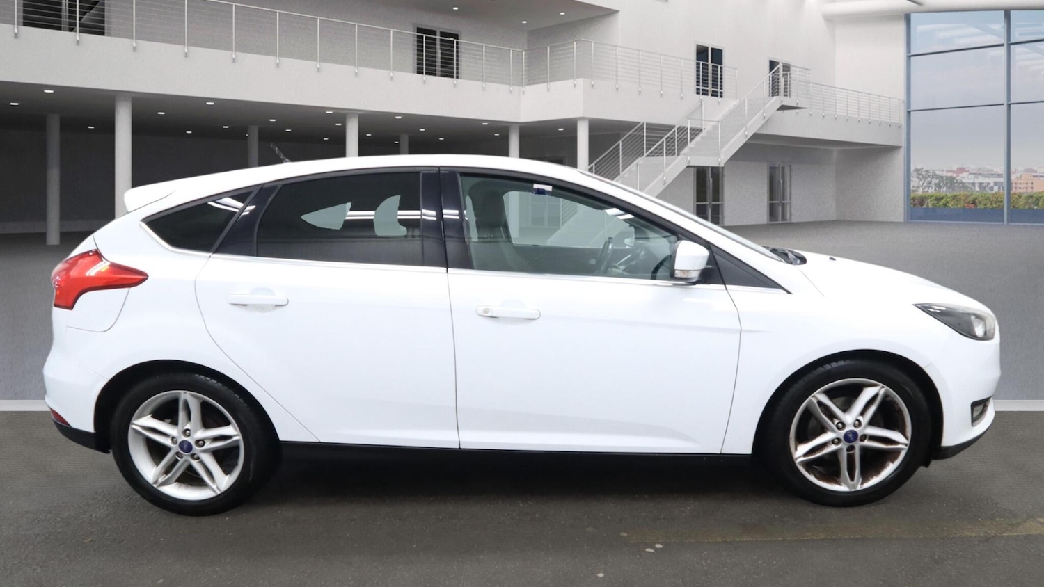 Used Ford Focus 2016 for sale - 77320352: Photo 3