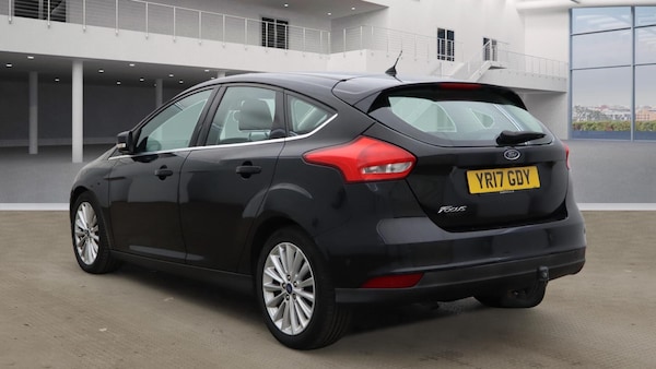 Used Ford Focus 2017 for sale - 76179527: Photo 2