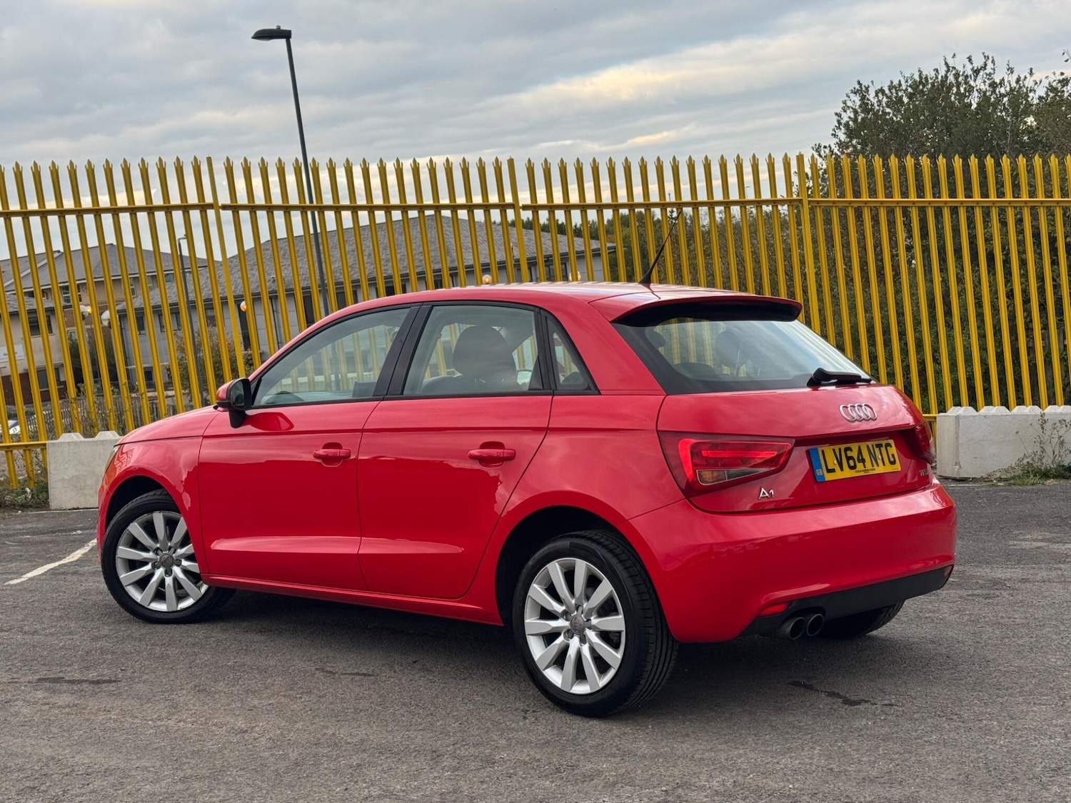 Used Audi A1 2014 for sale - 76314718: Photo 2