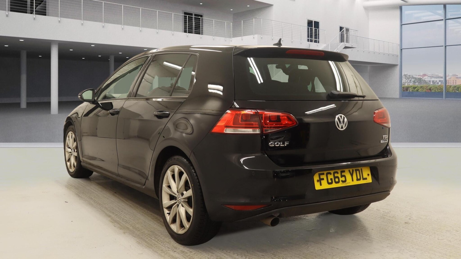 Used Volkswagen Golf 2015 for sale - 77510197: Photo 2