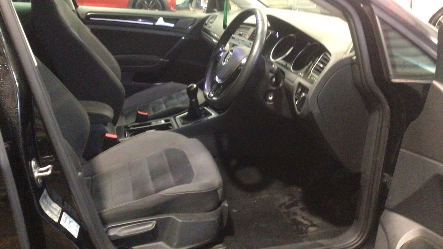 Used Volkswagen Golf 2015 for sale - 77510197: Photo 4