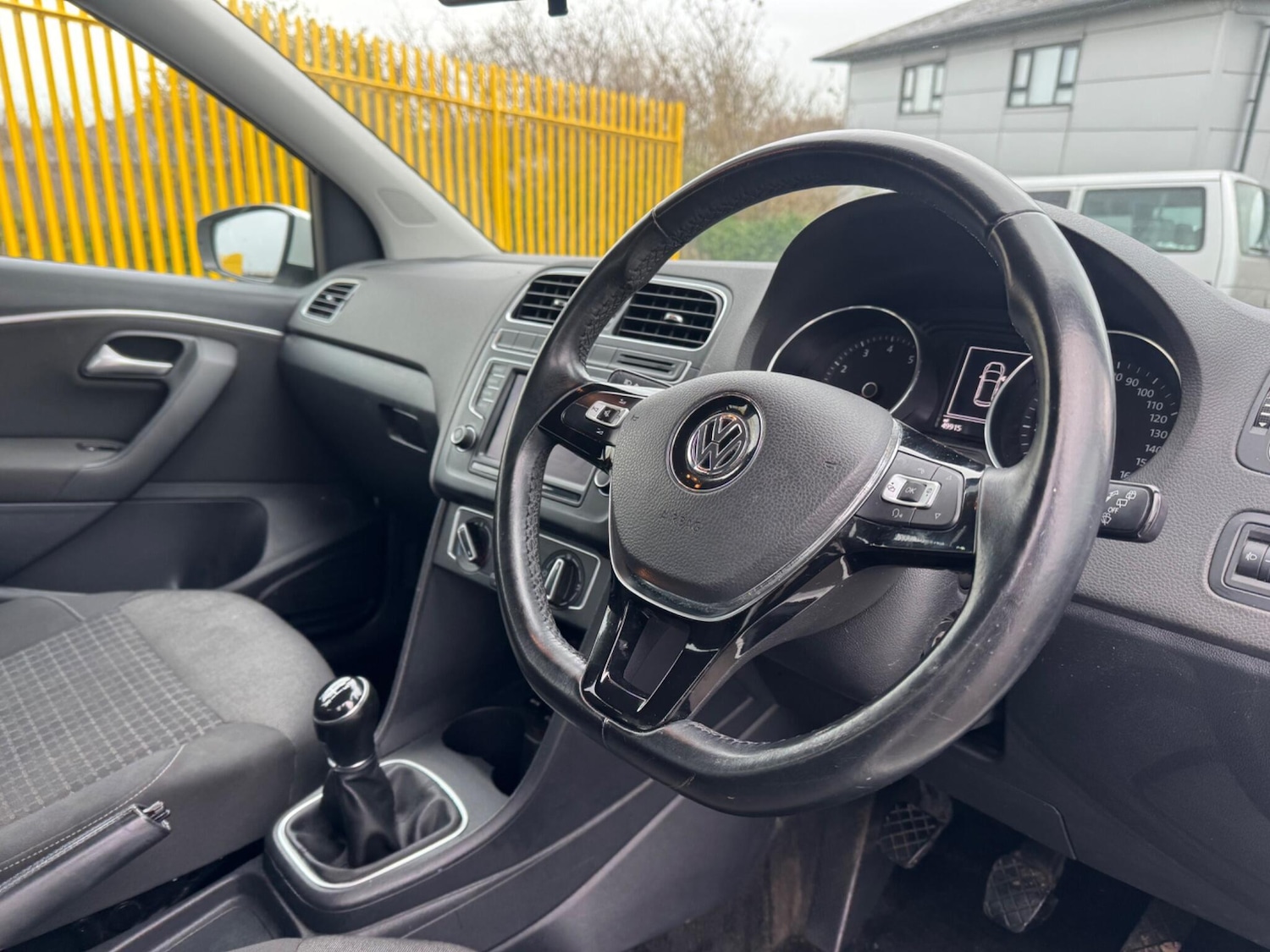 Used Volkswagen Polo 2015 for sale - 76839634: Photo 10