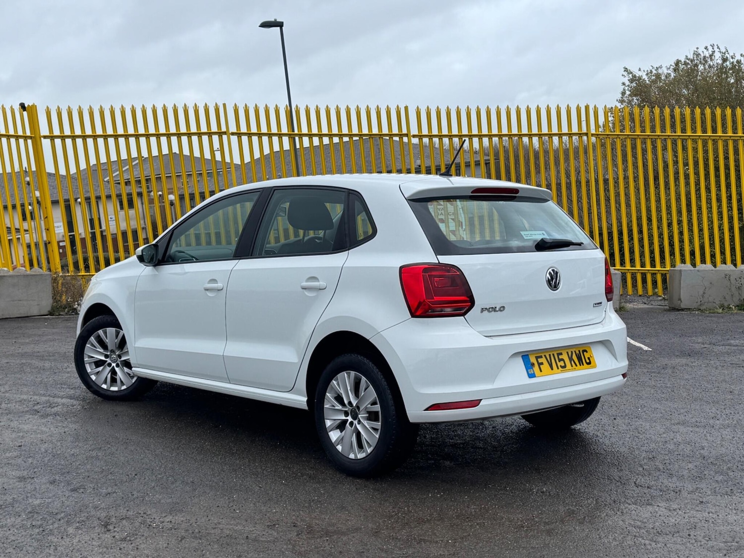 Used Volkswagen Polo 2015 for sale - 76839634: Photo 2