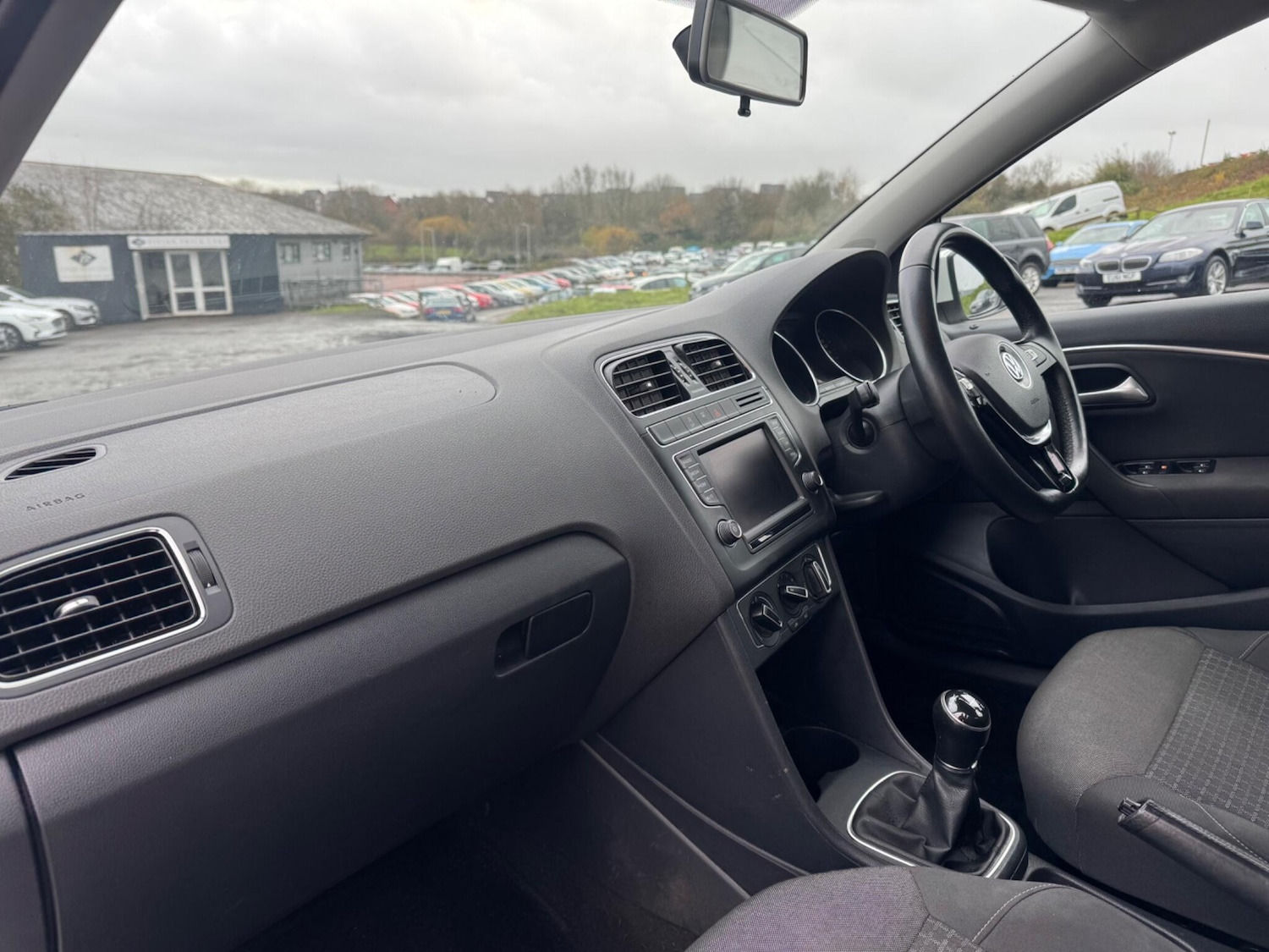 Used Volkswagen Polo 2015 for sale - 76839634: Photo 8